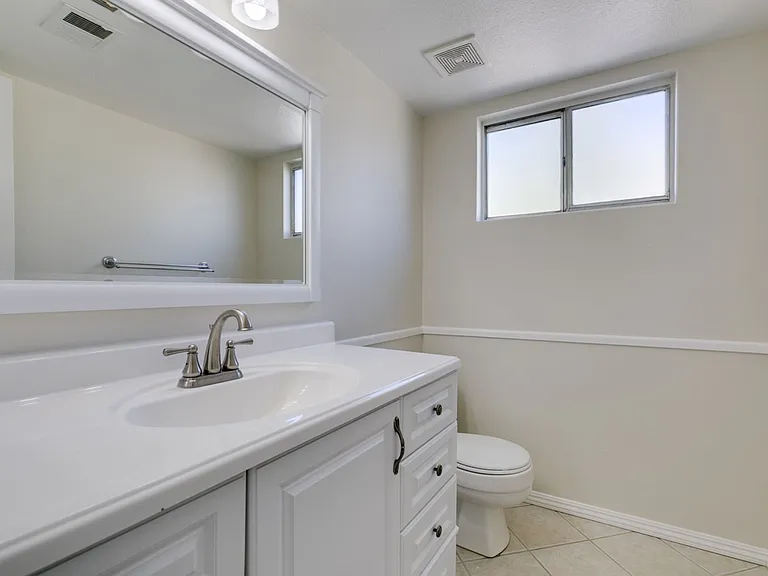 784 Anne Ln — Photo 31