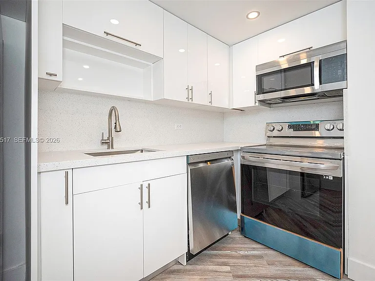 801 Brickell Bay Dr #1662 — Photo 11