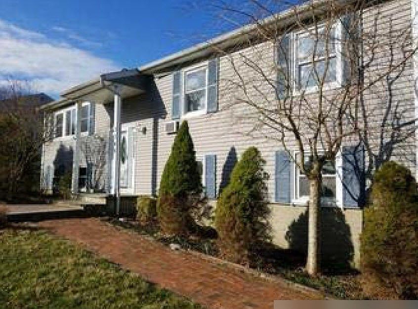 1st image of 3346 Nutly Cres