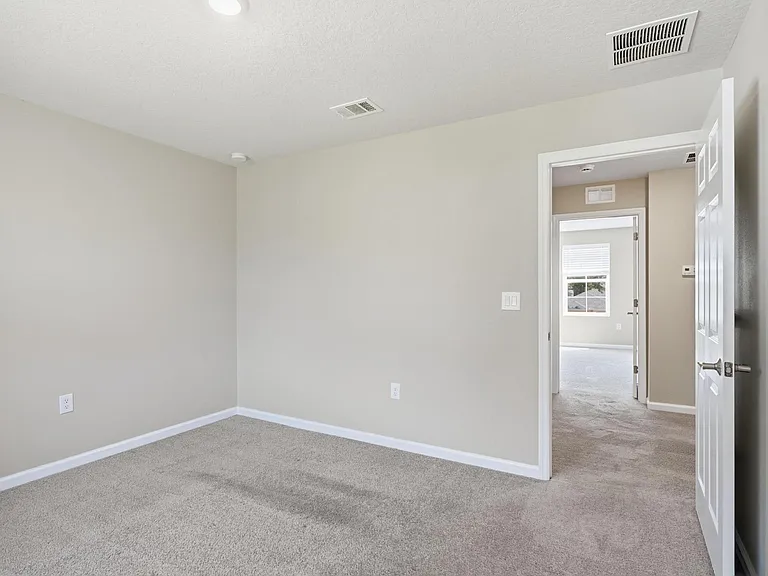 64 Foxhall Ln — Photo 32