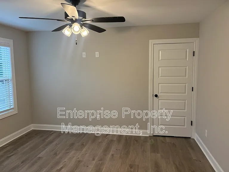 564 Holden Dr — Photo 25