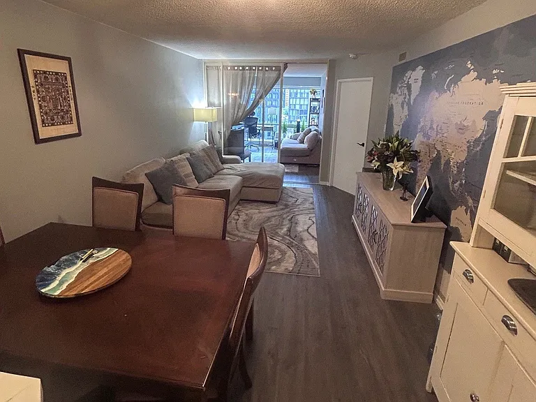 1001 Bay St #1009 — Photo 10