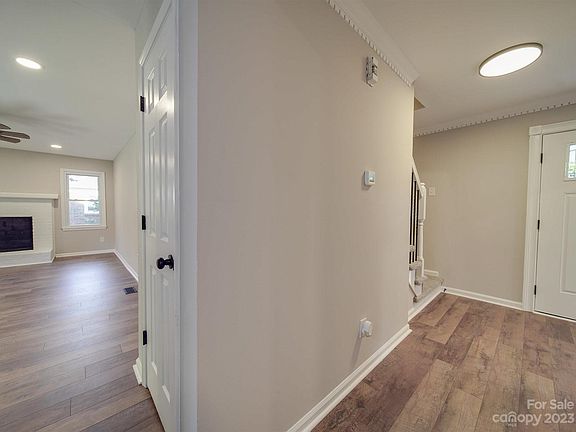 5th image of 8709 Nightingale Ln