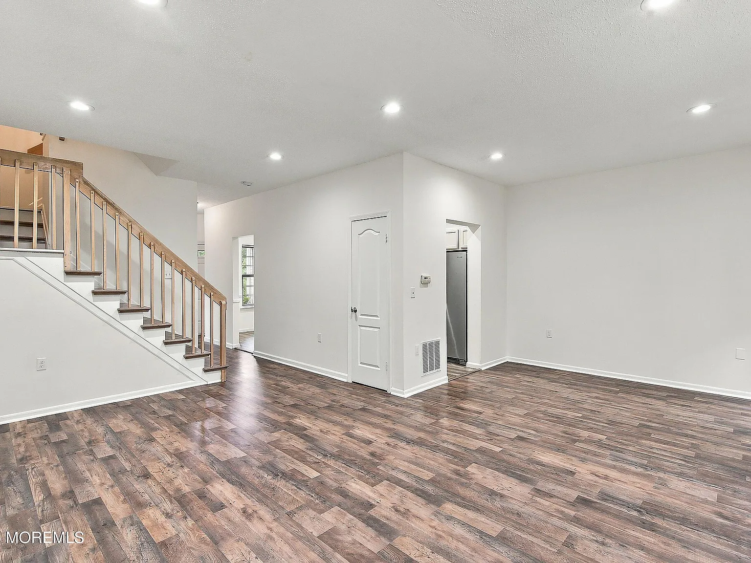 3 bed, 2.5 bath, 1410 sqft, $3,200 — Photo 2