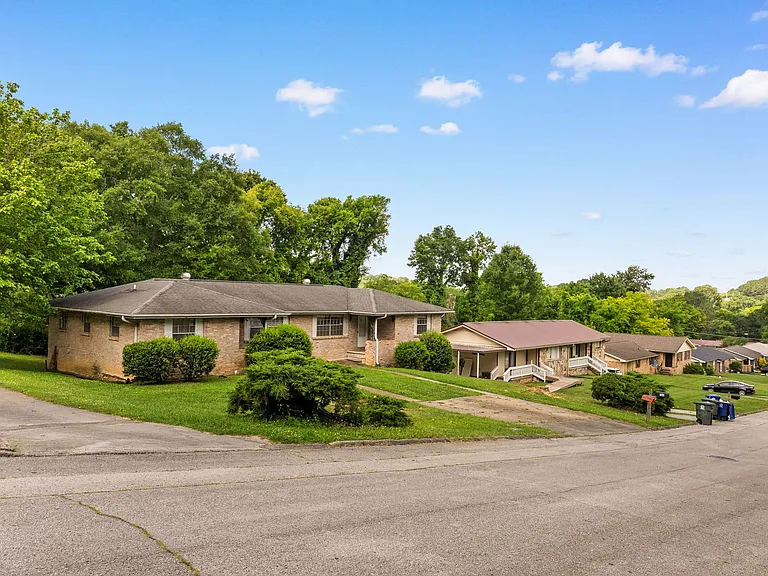 7164 Holland Ln — Photo 3