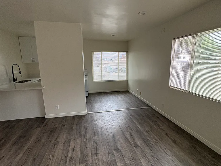 2506 Grant Ave #4 — Photo 11