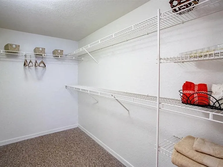Vista Haven Apartment Homes — Photo 35
