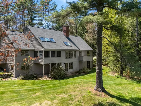 18 The Seasons, New London, NH 03257