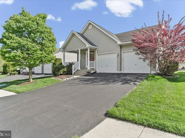 418 E Glenview Dr, West Grove, PA 19390