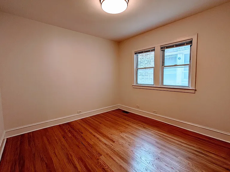 834 N Kolin Ave — Photo 11
