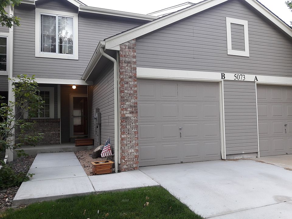 One car garage with remotehttps://get.adobe.com/flashplayer/