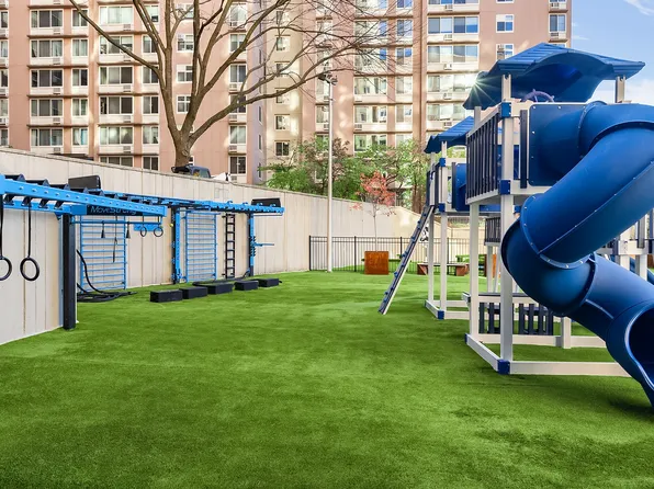 555 Main Street image 12 of 14