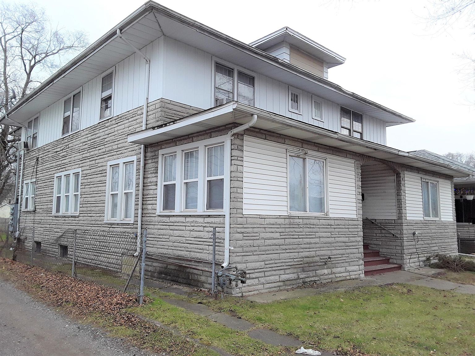 1018 Sherman Ave 1/2, South Bend, IN 46616 Zillow