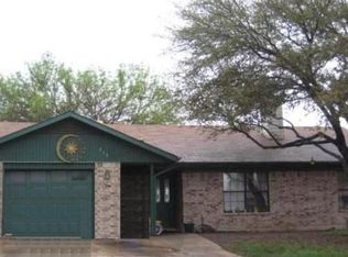 825 Bellaire Dr, New Braunfels, TX 78130