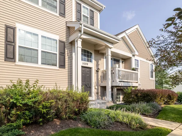 1699 Sandcastle Ln, Hampshire, IL 60140