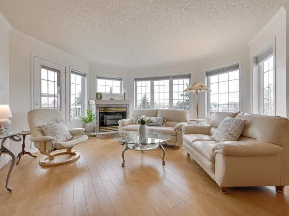 17151 94a Ave NW #304, Edmonton, AB T5T 5Z9