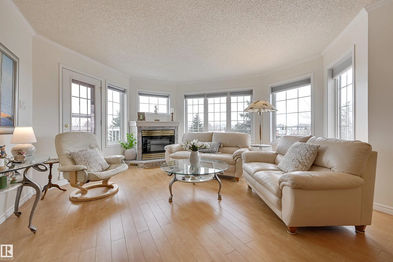 17151 94a Ave NW #304 photo 1