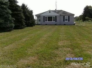 943 N Benton Center Rd, Benton Harbor, MI 49022