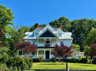 17 River Bend Rd, Mouth Of Wilson, VA 24363