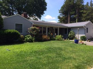 1 Coot Rd, Locust Valley, NY 11560