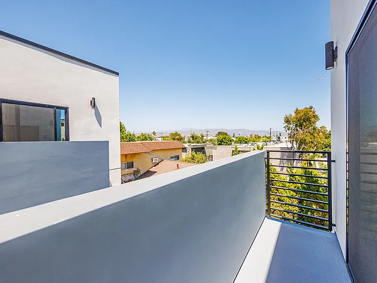 11311 Collins St — Photo 32