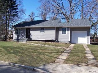 11 Lehigh Ave, Centereach, NY