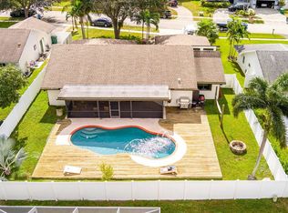 8301 SW 27th Pl, Davie, FL 33328