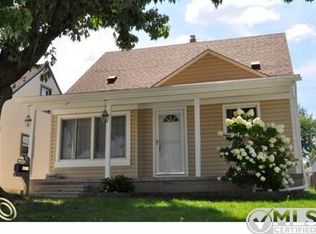 12949 Cunningham St, Southgate, MI 48195