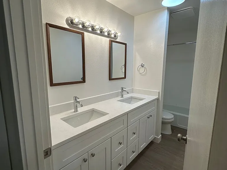 1076 S Virginia Cir — Photo 14