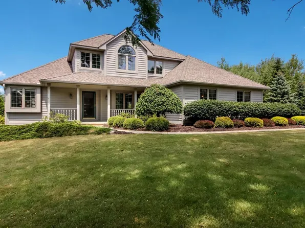 128 Spring Hill Rd, Traverse City, MI 49696