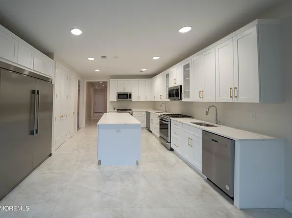 47 Lenox Drive, Lakewood, NJ 08701