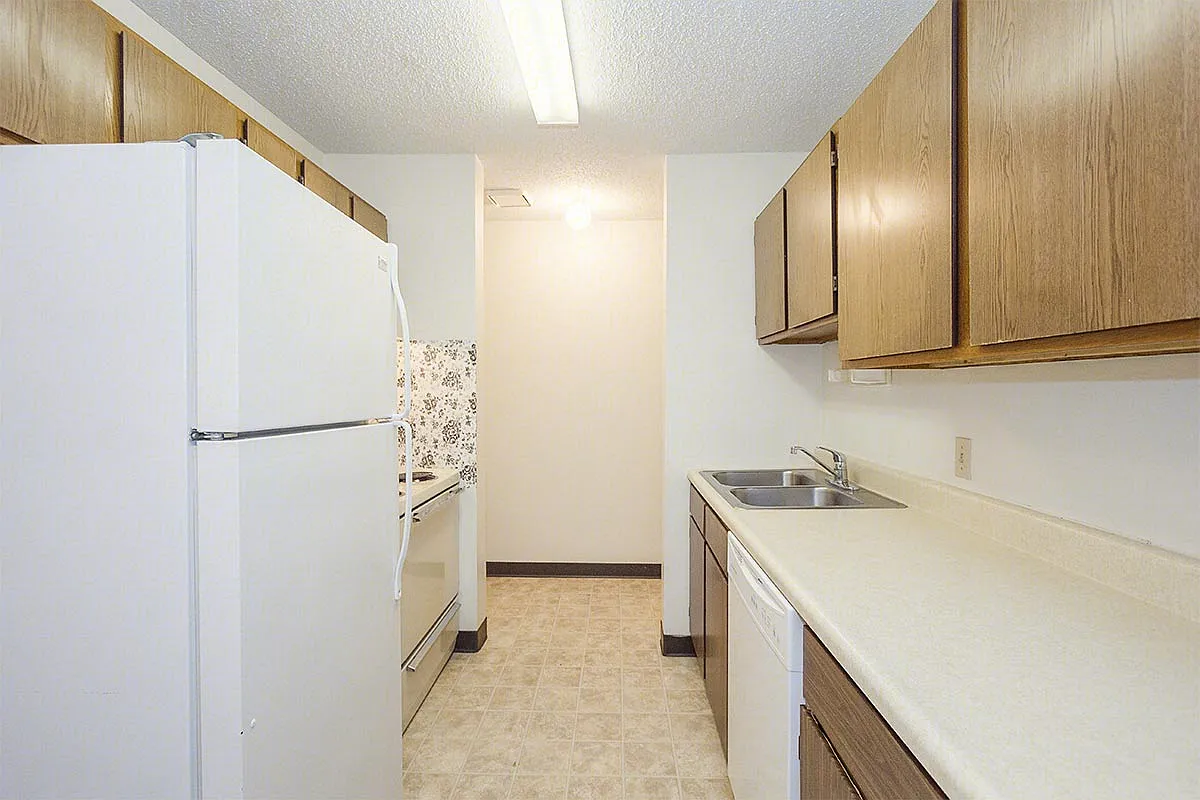 2 bed, 758 sqft, $749 — Photo 4