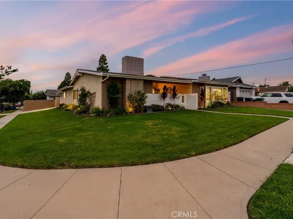 15081 Sussex Cir, Huntington Beach, CA 92647