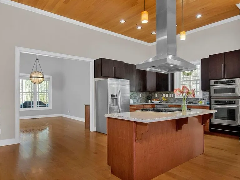 233 Saintsbury Pl — Photo 22