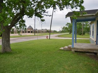 2445 9th St, Hempstead, TX 77445