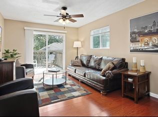 10711 W 90th Ter #B, Overland Park, KS 66214