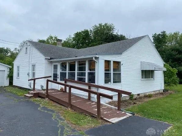 275 Enon Rd, New Carlisle, OH 45344