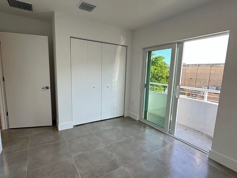 645 Palmetto Dr #5 — Photo 8