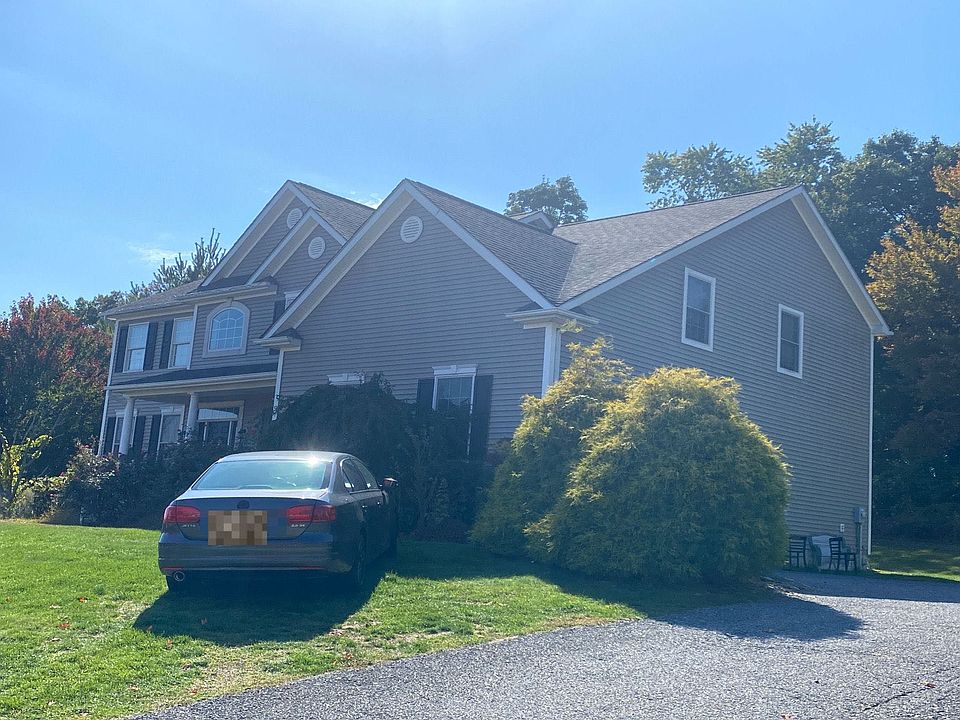 1st image of 84 Ridgemont Dr