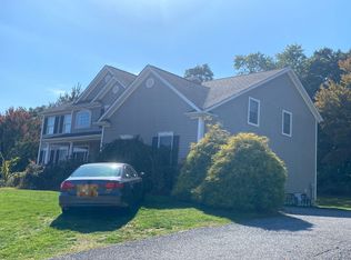 84 Ridgemont Dr, Hopewell Junction, NY 12533