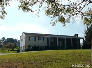 7666 Hammel Rd, Brighton, MI 48116