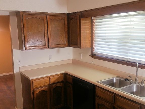 Kitchen - West Wall