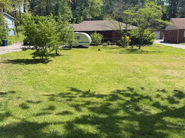 426 Day Dr, Saint Louis, MO 63135