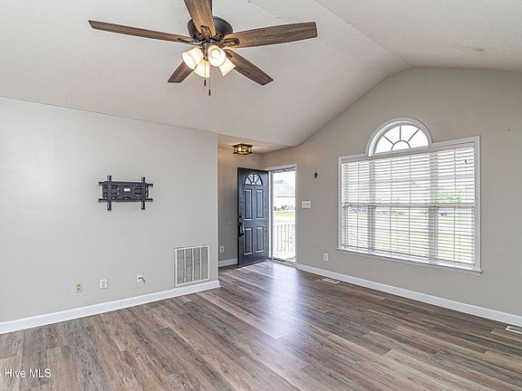 2nd image of 109 Spoonbill Drive