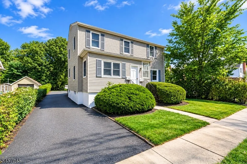 14 Locust St #1