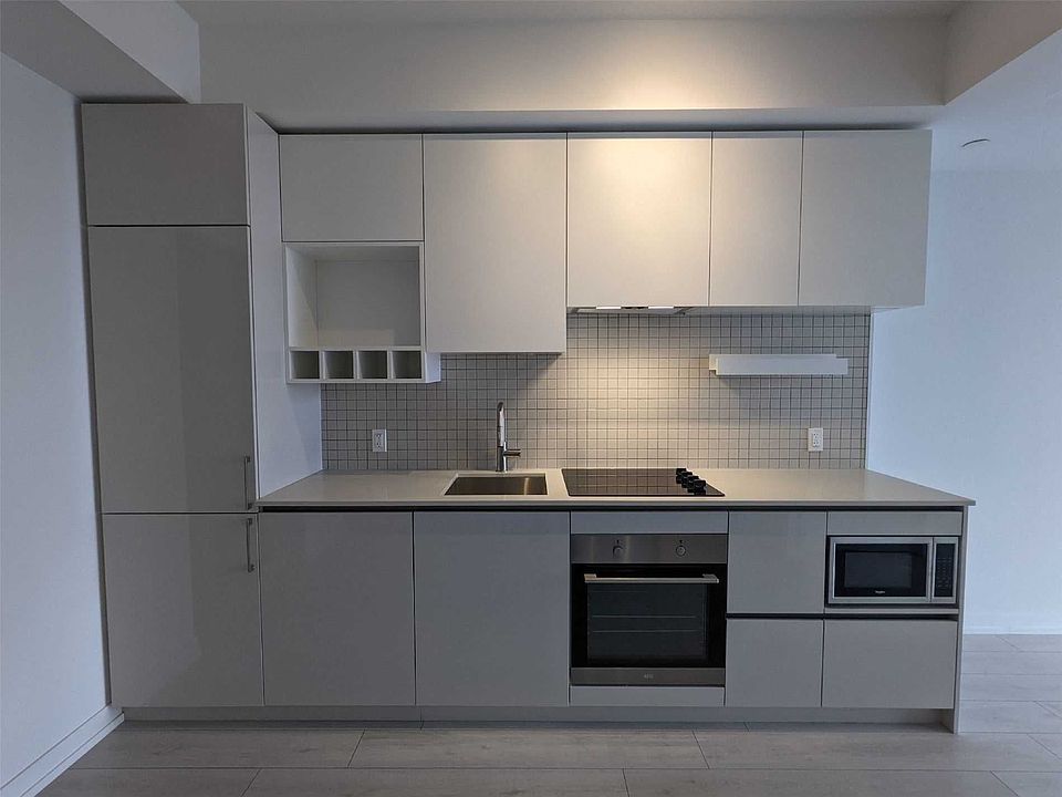 1st image of 950 Portage Pkwy #609