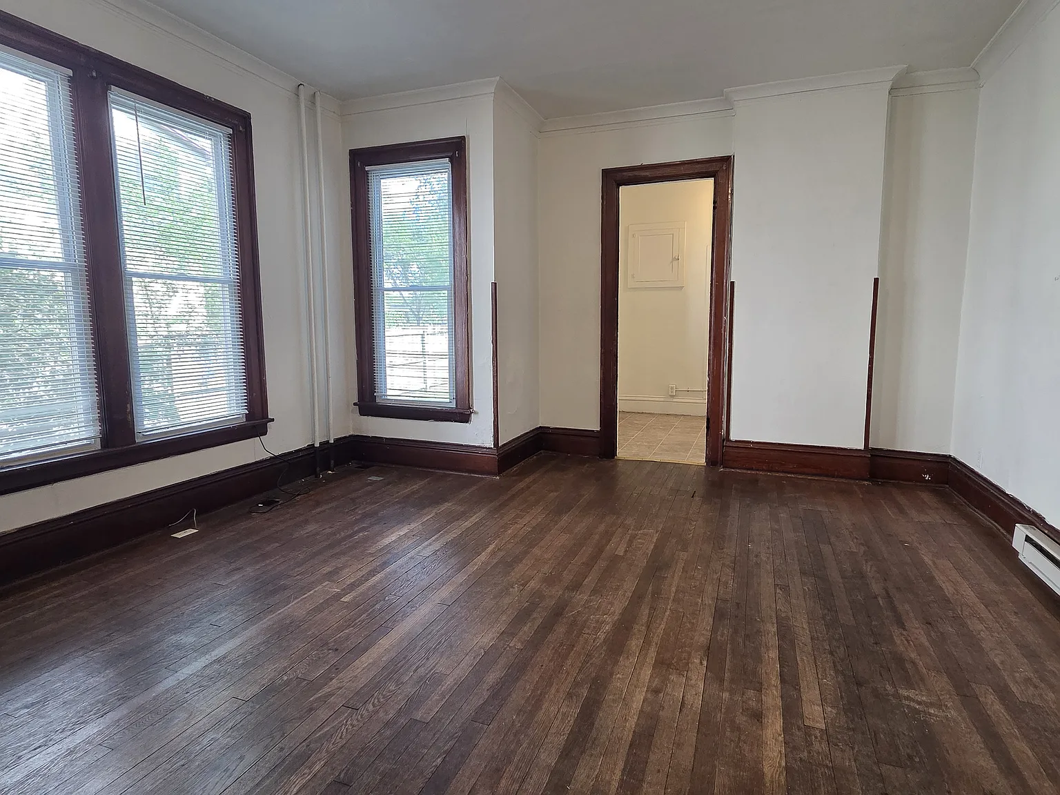 3 bed, $1,425 — Photo 2