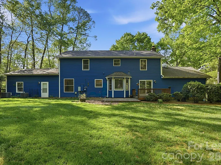 301 Sardis Rd N — Photo 31
