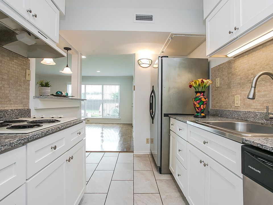 1st image of 11154 Valley Dale Dr #B