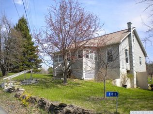 300 Roberts Hill Rd, West Coxsackie, NY 12192